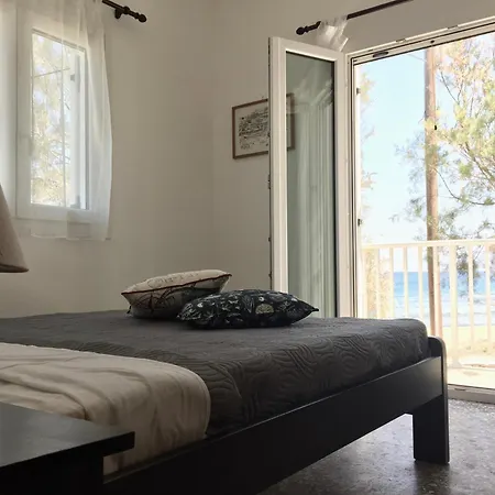 Rita's Beachfront House Semesterbostad