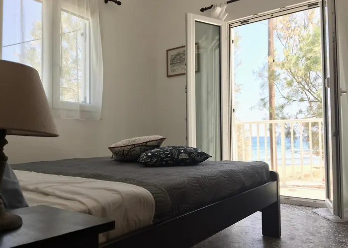 Rita's Beachfront House Vakantiehuis