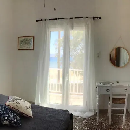 Rita's Beachfront House Semesterbostad Piso Livadi
